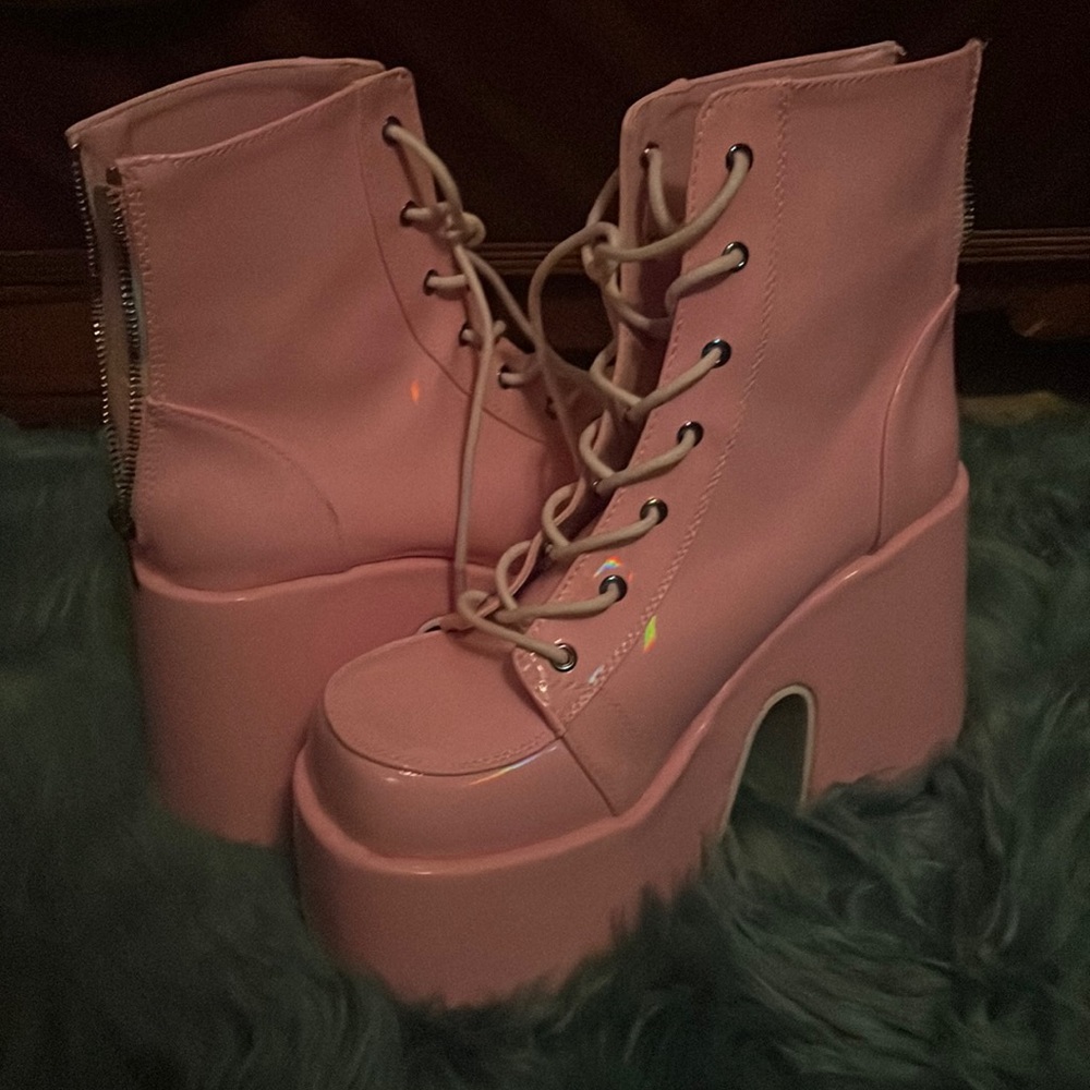 Camel-203 BABY PINK HOLOGRAM platforms